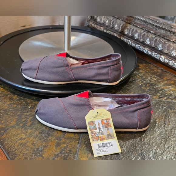 Toms Other - Toms Audi Limited Edition (Ash/Red) Slip-On Shoes. Men's 7.5.  NWT.